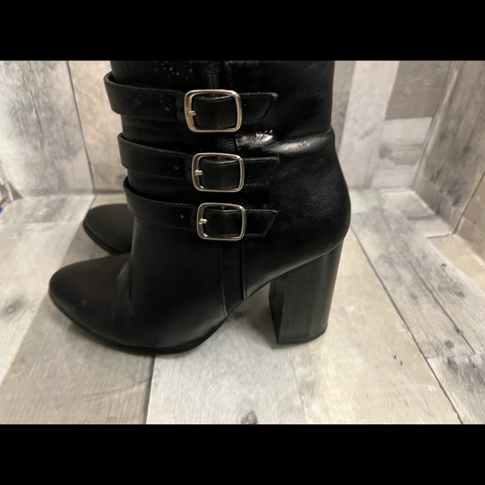 Womens forever 21 boots size 6.5